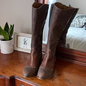 Matisse trouble distressed boots size 10